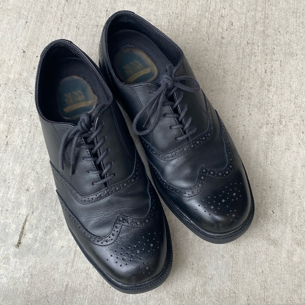 Men’s black dress shoes